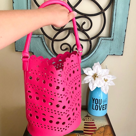 SOLD 🔴 Neiman Marcus | Pink Bucket Bag - Picture 4 of 10